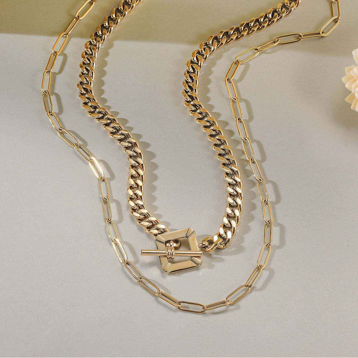 14k Gold Paper Clip Link Pendant Necklace – FERKOS FJ